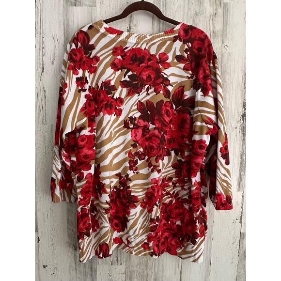 CD Daniels‎ Womens Sweater Size 3X Red Rose Floral Animal Print Faux Cardigan - Picture 2 of 9